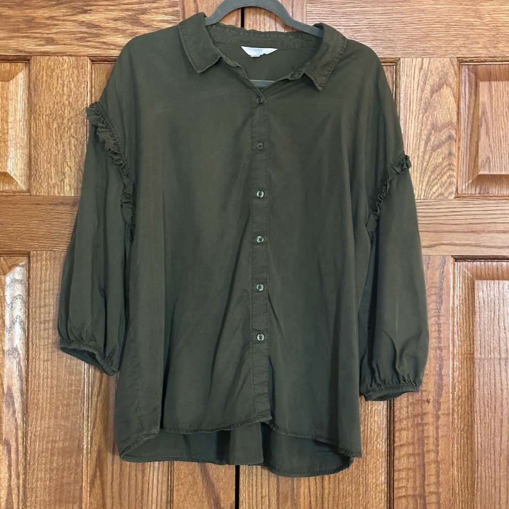 Time & Tru Button Down Shirt